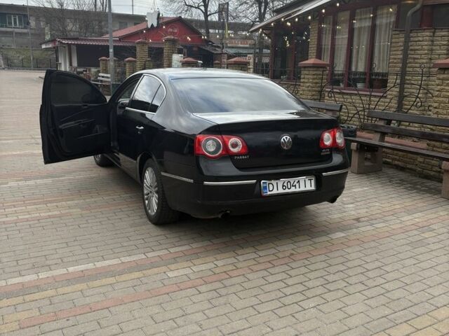 Чорний Фольксваген Пассат, об'ємом двигуна 3.2 л та пробігом 217 тис. км за 4500 $, фото 1 на Automoto.ua