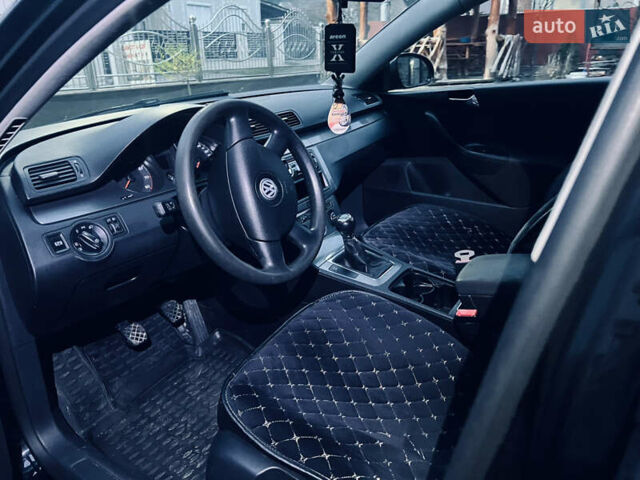 Черный Фольксваген Пассат, объемом двигателя 1.8 л и пробегом 220 тыс. км за 5300 $, фото 4 на Automoto.ua