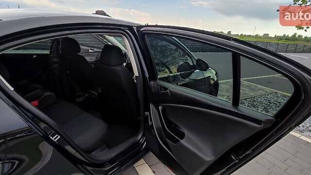 Черный Фольксваген Пассат, объемом двигателя 1.8 л и пробегом 202 тыс. км за 6500 $, фото 12 на Automoto.ua