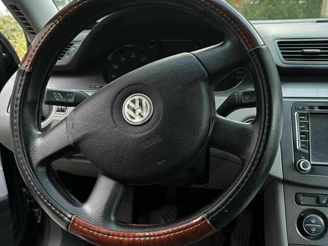 Чорний Фольксваген Пассат, об'ємом двигуна 1.8 л та пробігом 218 тис. км за 6500 $, фото 6 на Automoto.ua