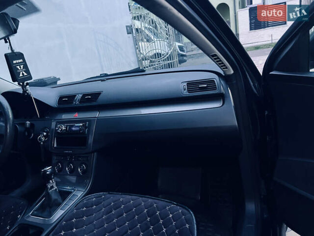 Черный Фольксваген Пассат, объемом двигателя 1.8 л и пробегом 220 тыс. км за 5300 $, фото 2 на Automoto.ua