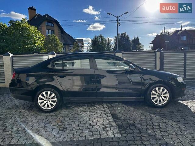 Чорний Фольксваген Пассат, об'ємом двигуна 1.8 л та пробігом 211 тис. км за 6500 $, фото 1 на Automoto.ua
