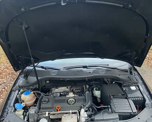 Черный Фольксваген Пассат, объемом двигателя 1.39 л и пробегом 250 тыс. км за 5500 $, фото 10 на Automoto.ua