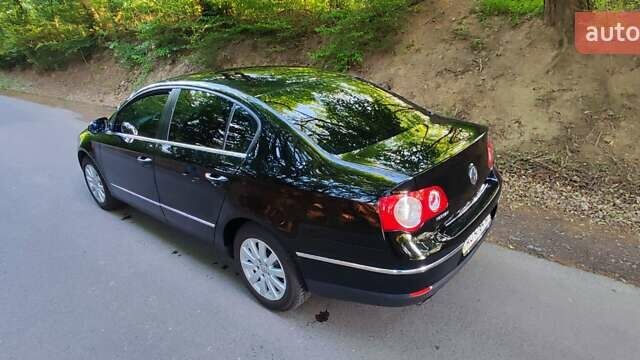 Черный Фольксваген Пассат, объемом двигателя 1.8 л и пробегом 202 тыс. км за 6500 $, фото 7 на Automoto.ua