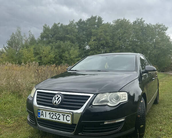 Черный Фольксваген Пассат, объемом двигателя 1.8 л и пробегом 293 тыс. км за 7000 $, фото 1 на Automoto.ua