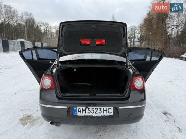 Чорний Фольксваген Пассат, об'ємом двигуна 1.8 л та пробігом 266 тис. км за 4999 $, фото 35 на Automoto.ua