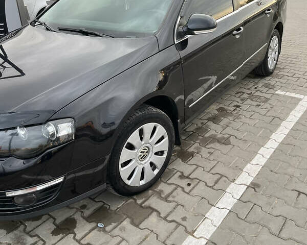 Черный Фольксваген Пассат, объемом двигателя 1.8 л и пробегом 287 тыс. км за 6500 $, фото 6 на Automoto.ua