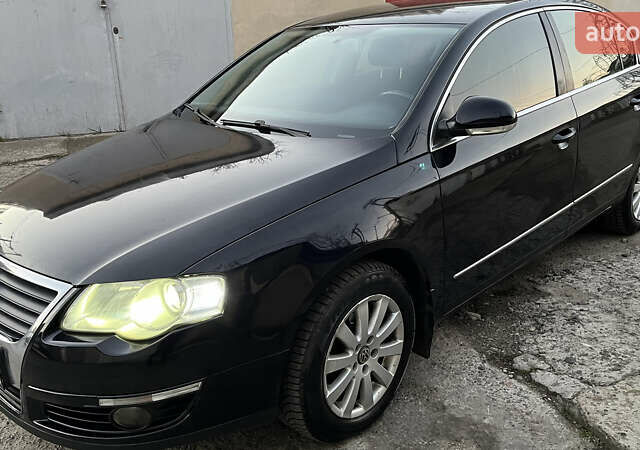 Черный Фольксваген Пассат, объемом двигателя 1.8 л и пробегом 279 тыс. км за 6200 $, фото 11 на Automoto.ua