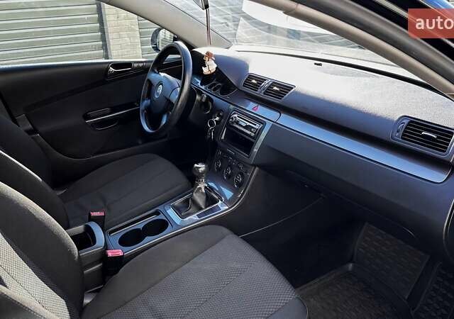 Чорний Фольксваген Пассат, об'ємом двигуна 1.8 л та пробігом 211 тис. км за 6500 $, фото 35 на Automoto.ua