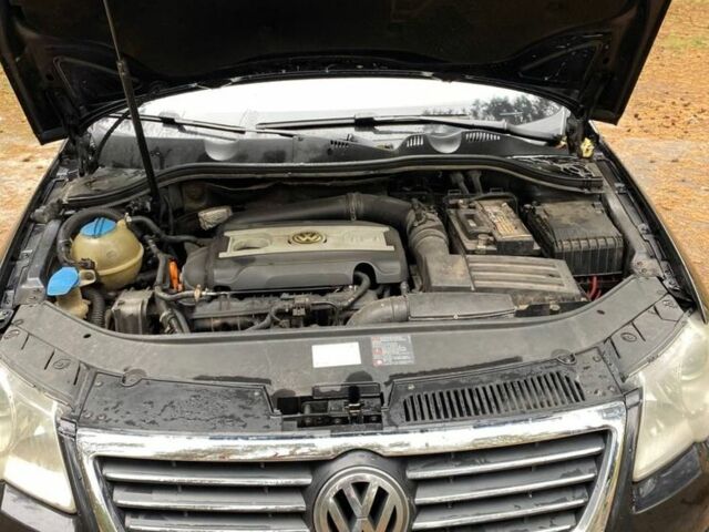 Черный Фольксваген Пассат, объемом двигателя 1.8 л и пробегом 340 тыс. км за 5200 $, фото 9 на Automoto.ua