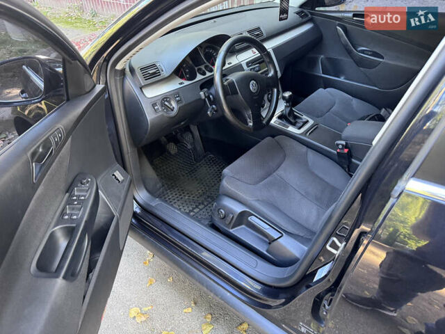 Черный Фольксваген Пассат, объемом двигателя 1.8 л и пробегом 158 тыс. км за 7000 $, фото 2 на Automoto.ua