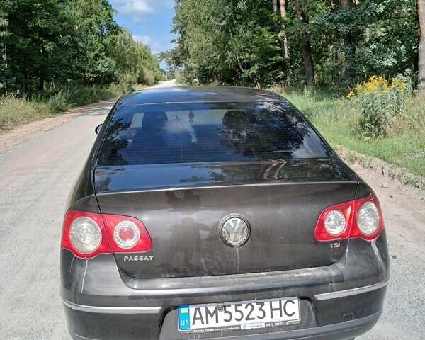 Черный Фольксваген Пассат, объемом двигателя 1.8 л и пробегом 262 тыс. км за 5200 $, фото 1 на Automoto.ua