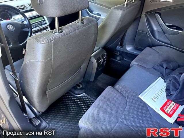 Черный Фольксваген Пассат, объемом двигателя 1.8 л и пробегом 157 тыс. км за 7200 $, фото 4 на Automoto.ua