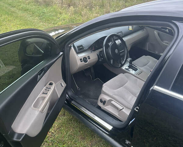 Черный Фольксваген Пассат, объемом двигателя 1.8 л и пробегом 293 тыс. км за 7000 $, фото 7 на Automoto.ua