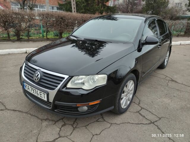 Черный Фольксваген Пассат, объемом двигателя 1.8 л и пробегом 250 тыс. км за 5900 $, фото 9 на Automoto.ua