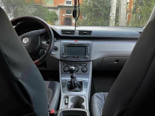 Чорний Фольксваген Пассат, об'ємом двигуна 1.8 л та пробігом 218 тис. км за 6500 $, фото 7 на Automoto.ua