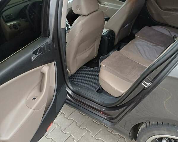 Черный Фольксваген Пассат, объемом двигателя 1.97 л и пробегом 253 тыс. км за 7800 $, фото 16 на Automoto.ua
