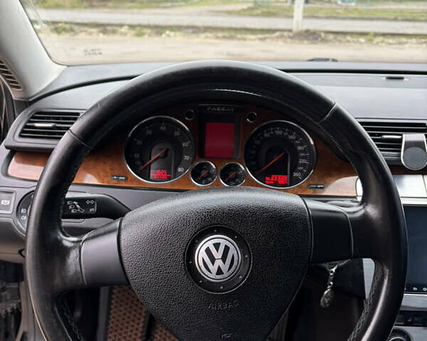 Чорний Фольксваген Пассат, об'ємом двигуна 1.8 л та пробігом 240 тис. км за 5200 $, фото 12 на Automoto.ua