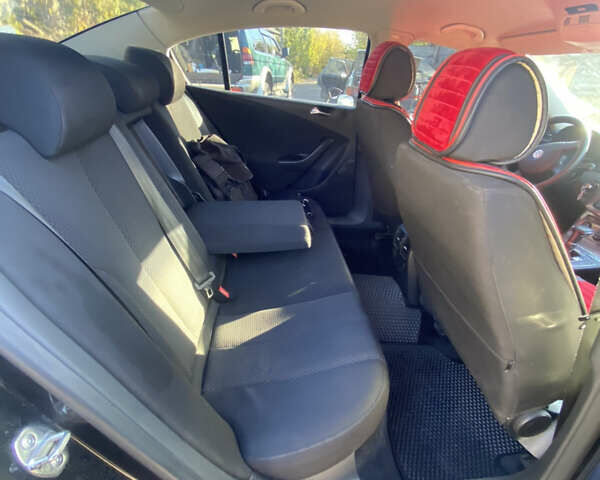 Черный Фольксваген Пассат, объемом двигателя 1.8 л и пробегом 233 тыс. км за 6800 $, фото 5 на Automoto.ua