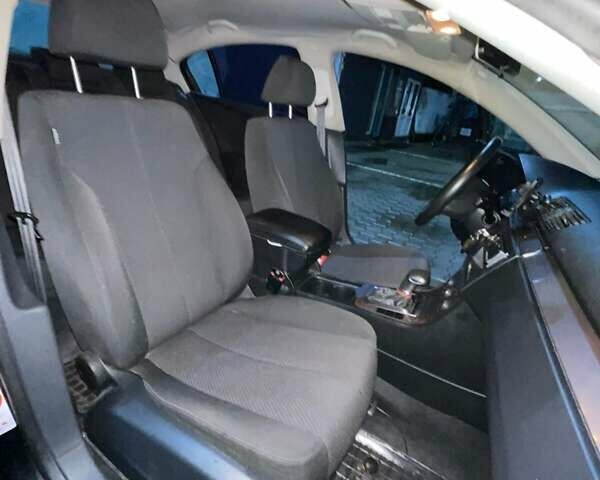 Чорний Фольксваген Пассат, об'ємом двигуна 1.8 л та пробігом 195 тис. км за 4500 $, фото 10 на Automoto.ua