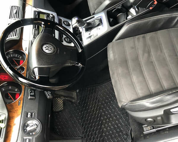 Чорний Фольксваген Пассат, об'ємом двигуна 2 л та пробігом 270 тис. км за 7700 $, фото 6 на Automoto.ua