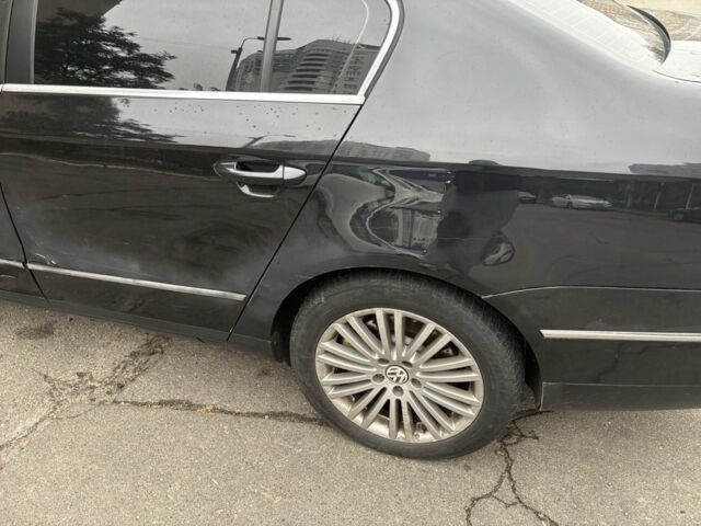 Чорний Фольксваген Пассат, об'ємом двигуна 3.2 л та пробігом 217 тис. км за 4500 $, фото 16 на Automoto.ua