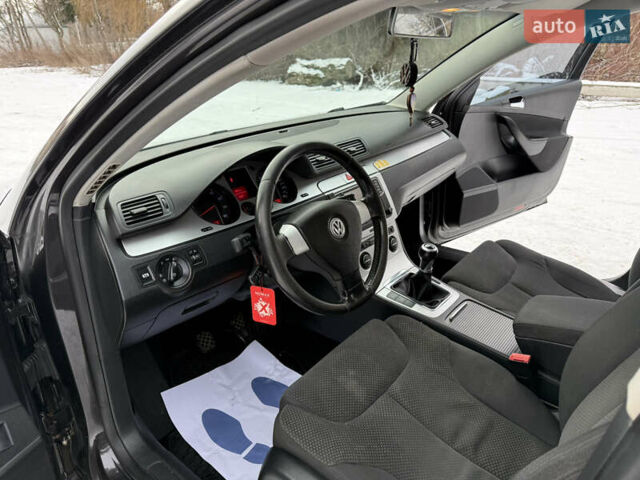 Чорний Фольксваген Пассат, об'ємом двигуна 1.8 л та пробігом 266 тис. км за 4999 $, фото 25 на Automoto.ua