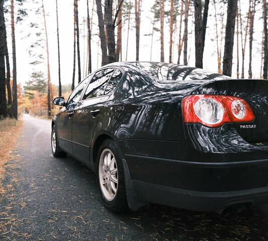 Чорний Фольксваген Пассат, об'ємом двигуна 1.8 л та пробігом 242 тис. км за 5000 $, фото 9 на Automoto.ua