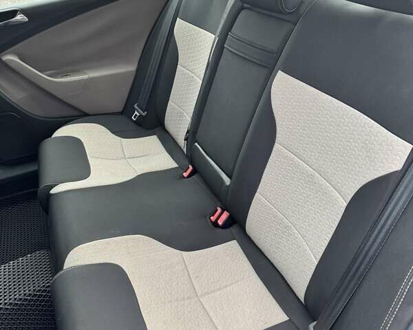 Черный Фольксваген Пассат, объемом двигателя 2 л и пробегом 307 тыс. км за 7700 $, фото 11 на Automoto.ua