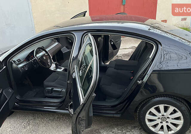 Черный Фольксваген Пассат, объемом двигателя 1.8 л и пробегом 279 тыс. км за 6200 $, фото 19 на Automoto.ua