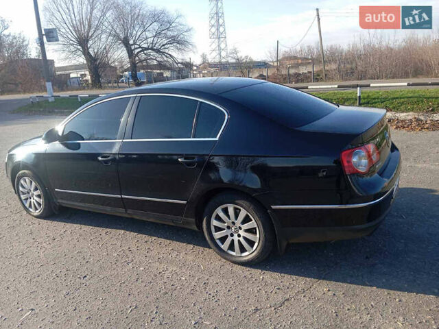 Черный Фольксваген Пассат, объемом двигателя 1.8 л и пробегом 225 тыс. км за 6650 $, фото 3 на Automoto.ua