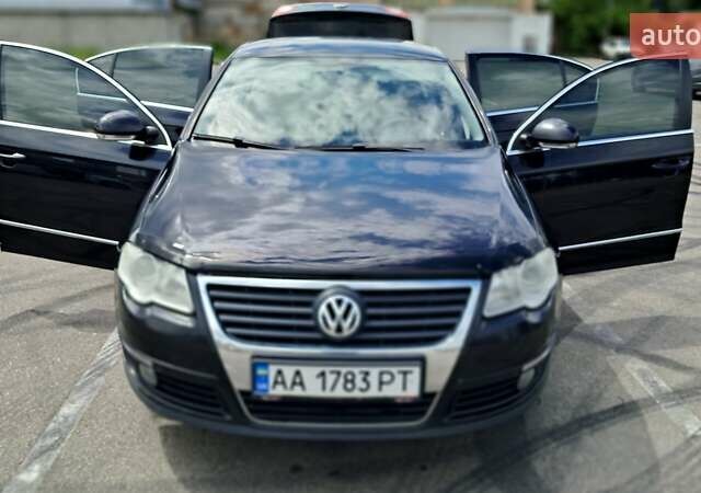 Чорний Фольксваген Пассат, об'ємом двигуна 1.8 л та пробігом 255 тис. км за 7000 $, фото 8 на Automoto.ua