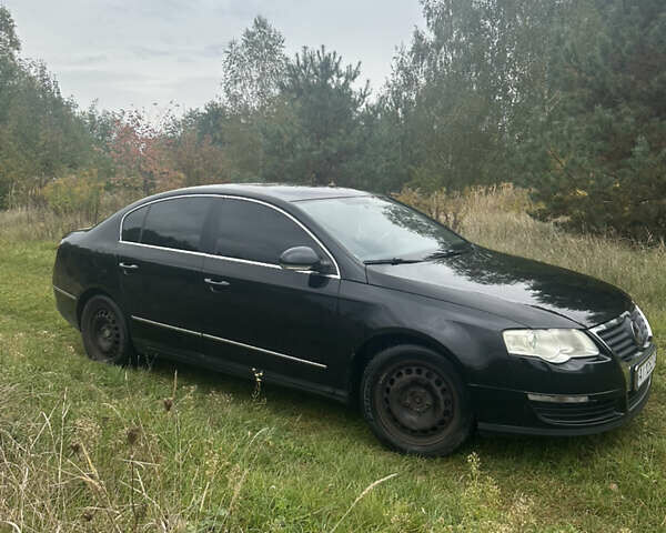 Черный Фольксваген Пассат, объемом двигателя 1.8 л и пробегом 293 тыс. км за 7000 $, фото 3 на Automoto.ua