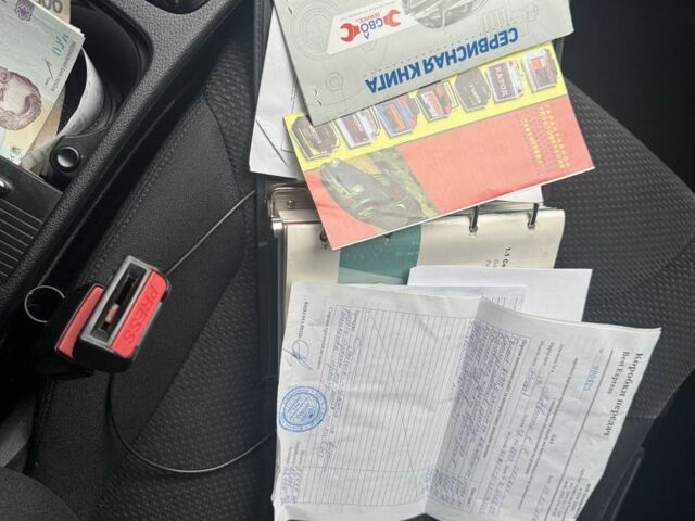 Черный Фольксваген Пассат, объемом двигателя 1.8 л и пробегом 289 тыс. км за 7500 $, фото 3 на Automoto.ua