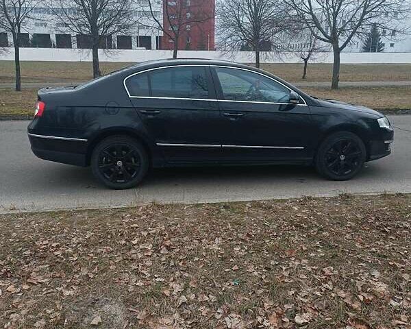 Черный Фольксваген Пассат, объемом двигателя 2 л и пробегом 264 тыс. км за 7800 $, фото 3 на Automoto.ua