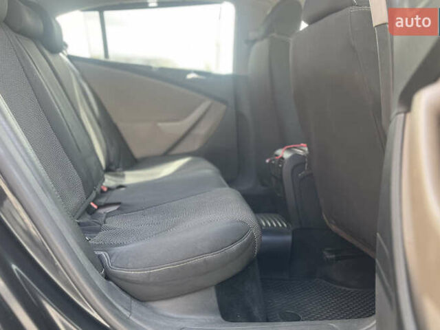 Черный Фольксваген Пассат, объемом двигателя 1.8 л и пробегом 356 тыс. км за 6900 $, фото 17 на Automoto.ua