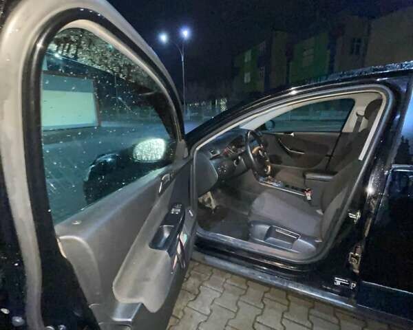 Чорний Фольксваген Пассат, об'ємом двигуна 1.8 л та пробігом 195 тис. км за 4500 $, фото 3 на Automoto.ua