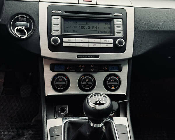 Чорний Фольксваген Пассат, об'ємом двигуна 1.97 л та пробігом 286 тис. км за 7000 $, фото 10 на Automoto.ua