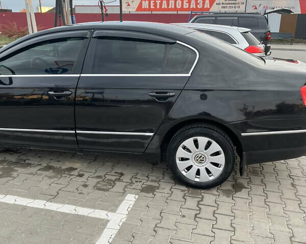 Черный Фольксваген Пассат, объемом двигателя 1.8 л и пробегом 287 тыс. км за 6500 $, фото 8 на Automoto.ua