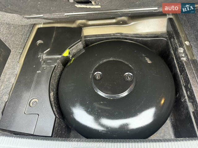 Черный Фольксваген Пассат, объемом двигателя 1.6 л и пробегом 219 тыс. км за 6800 $, фото 24 на Automoto.ua