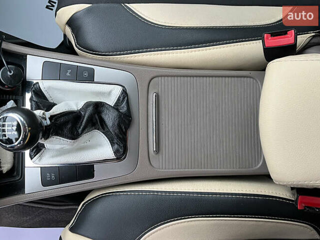 Чорний Фольксваген Пассат, об'ємом двигуна 1.8 л та пробігом 290 тис. км за 6999 $, фото 14 на Automoto.ua