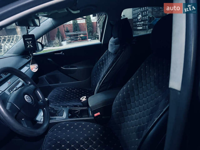 Черный Фольксваген Пассат, объемом двигателя 1.8 л и пробегом 220 тыс. км за 5300 $, фото 5 на Automoto.ua