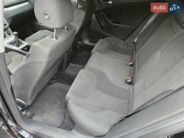 Чорний Фольксваген Пассат, об'ємом двигуна 1.8 л та пробігом 312 тис. км за 6300 $, фото 12 на Automoto.ua