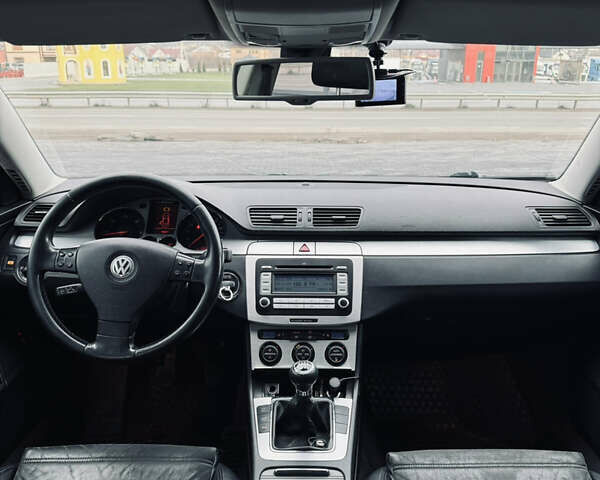 Чорний Фольксваген Пассат, об'ємом двигуна 1.97 л та пробігом 286 тис. км за 7000 $, фото 9 на Automoto.ua