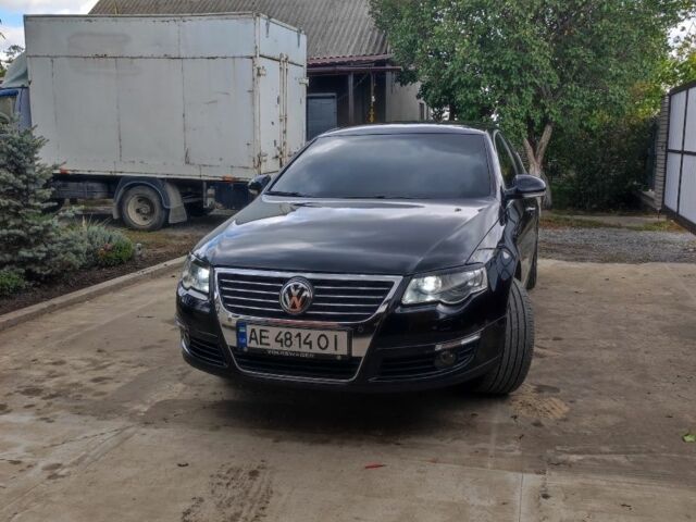 Черный Фольксваген Пассат, объемом двигателя 2 л и пробегом 130 тыс. км за 8000 $, фото 1 на Automoto.ua