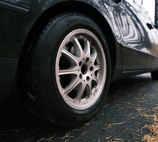 Чорний Фольксваген Пассат, об'ємом двигуна 1.8 л та пробігом 242 тис. км за 5000 $, фото 13 на Automoto.ua