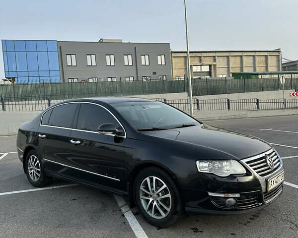 Черный Фольксваген Пассат, объемом двигателя 2 л и пробегом 270 тыс. км за 6800 $, фото 2 на Automoto.ua