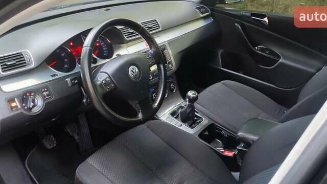 Черный Фольксваген Пассат, объемом двигателя 1.8 л и пробегом 202 тыс. км за 6500 $, фото 4 на Automoto.ua
