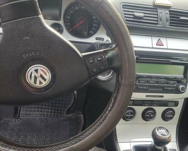 Черный Фольксваген Пассат, объемом двигателя 1.97 л и пробегом 400 тыс. км за 5950 $, фото 8 на Automoto.ua