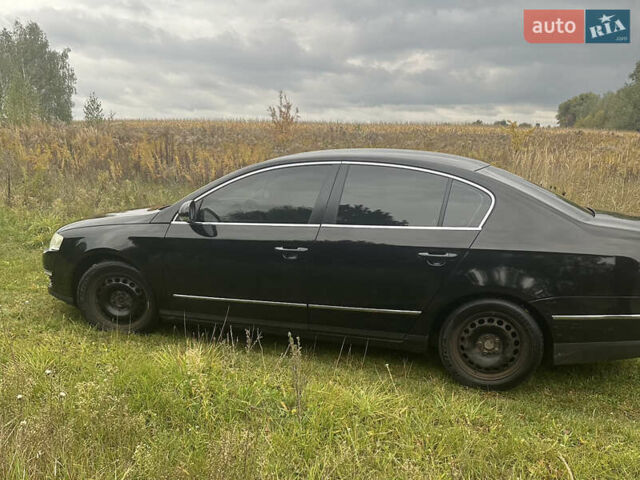 Черный Фольксваген Пассат, объемом двигателя 1.8 л и пробегом 293 тыс. км за 7000 $, фото 4 на Automoto.ua